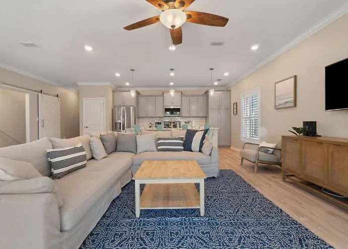 4bd With Pool, Hot Tub, Golf, Private Access Holiday home *