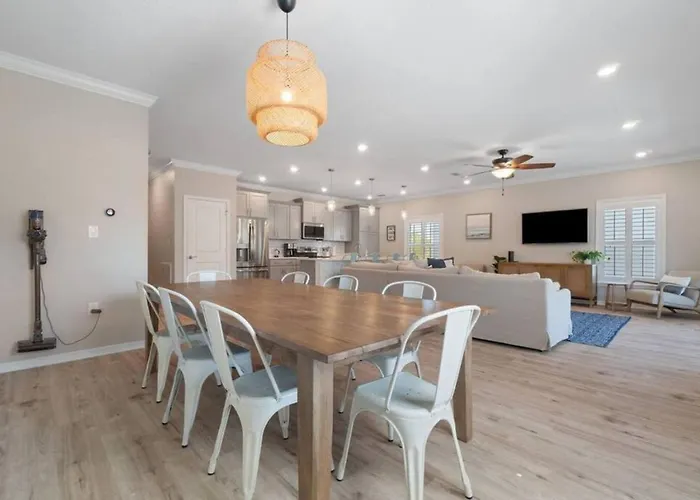 Holiday home 4bd With Pool, Hot Tub, Golf, Private Access Pensacola