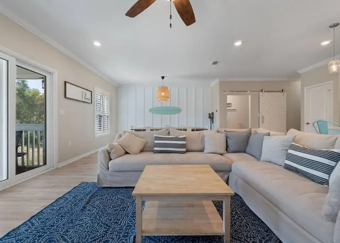 Holiday home 4bd With Pool, Hot Tub, Golf, Private Access Pensacola