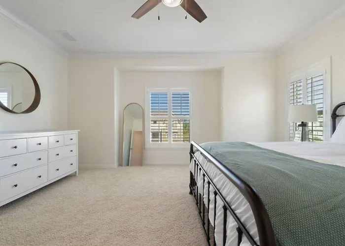 4bd With Pool, Hot Tub, Golf, Private Access Holiday home Pensacola