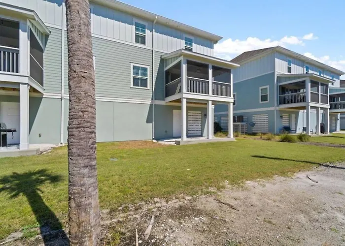 4bd With Pool, Hot Tub, Golf, Private Access Holiday home Pensacola